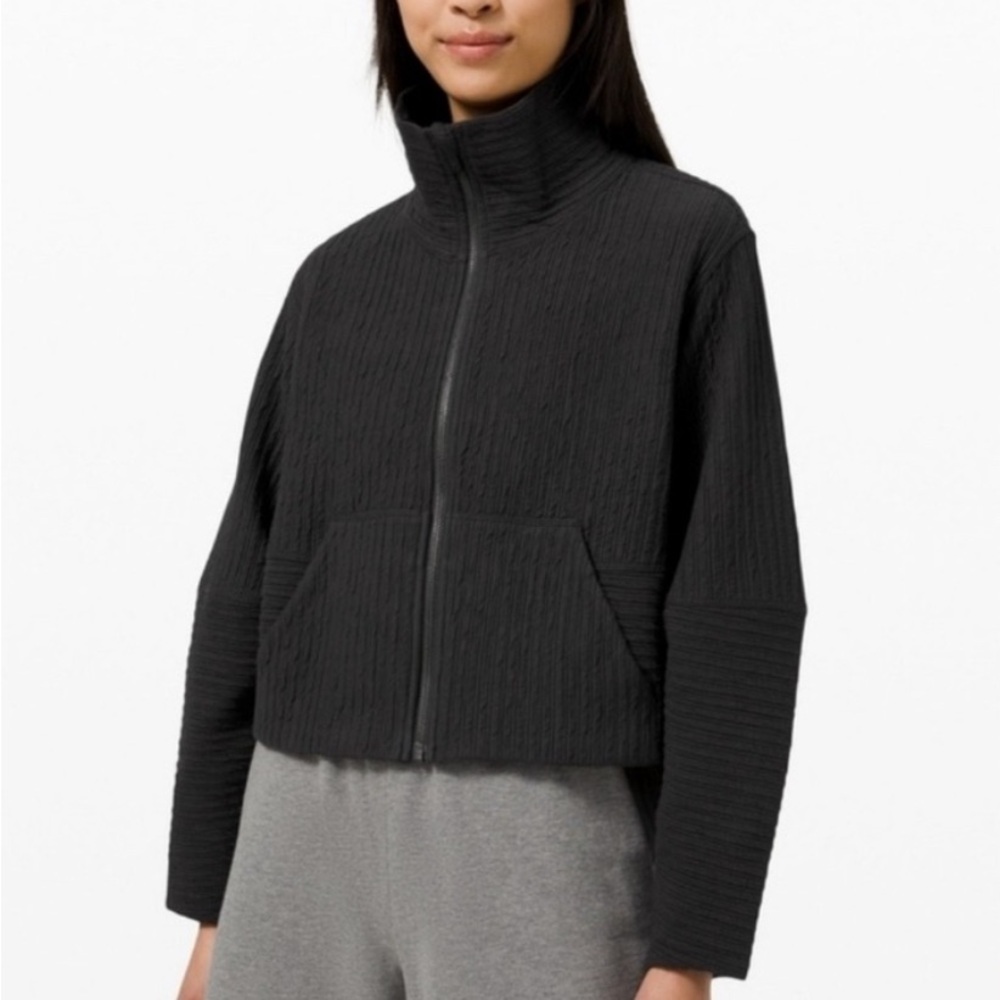Lululemon Textured Cropped Jacket Black M/L EUC